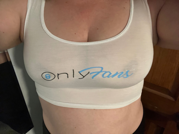 badgirlbigtits @badgirlbigtits onlyfans cover picture