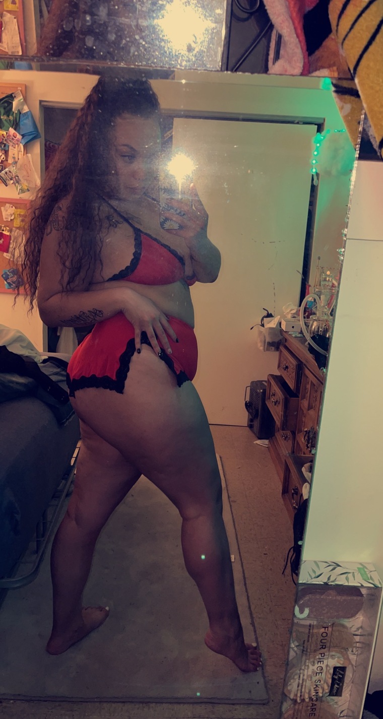 queeniecee2x @queeniecee2x onlyfans cover picture