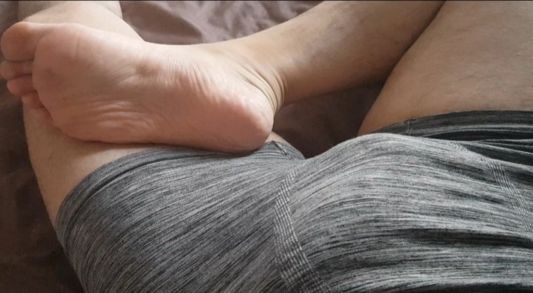 latinmalefeet @latinmalefeet onlyfans cover picture